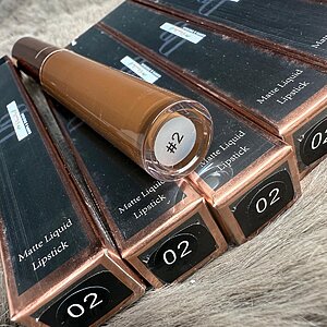 Rouge à lèvre marron n°2 matte