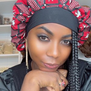 Bonnet Luili Pende élégant, mélange de tradition et de style africain moderne